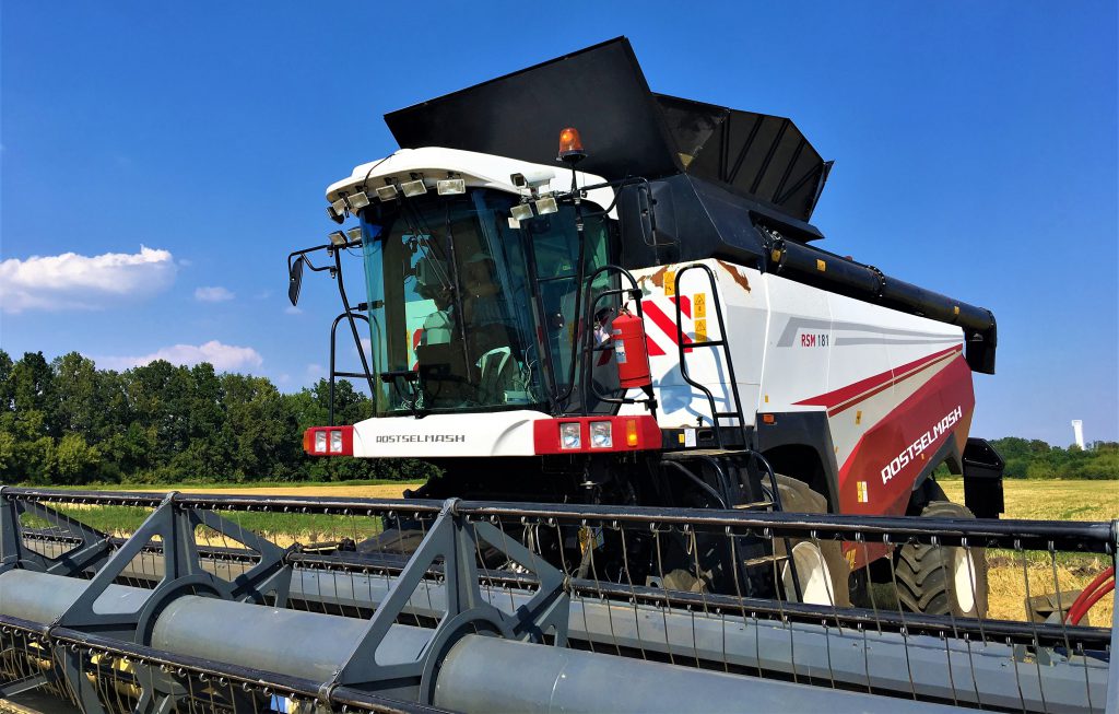 Rostselmash driverless combine