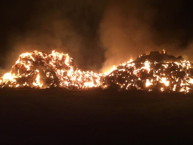 Pics 6,000t of baled straw goes up in flames in the UK Agriland.ie