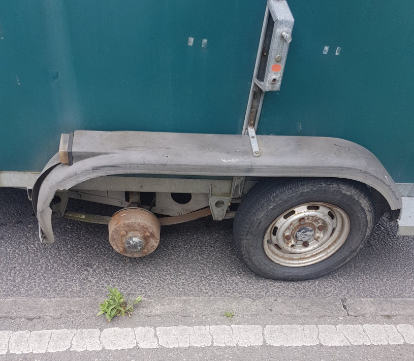 Pics 3wheel 'Del Boy' trailer seized by Gardai Agriland.ie