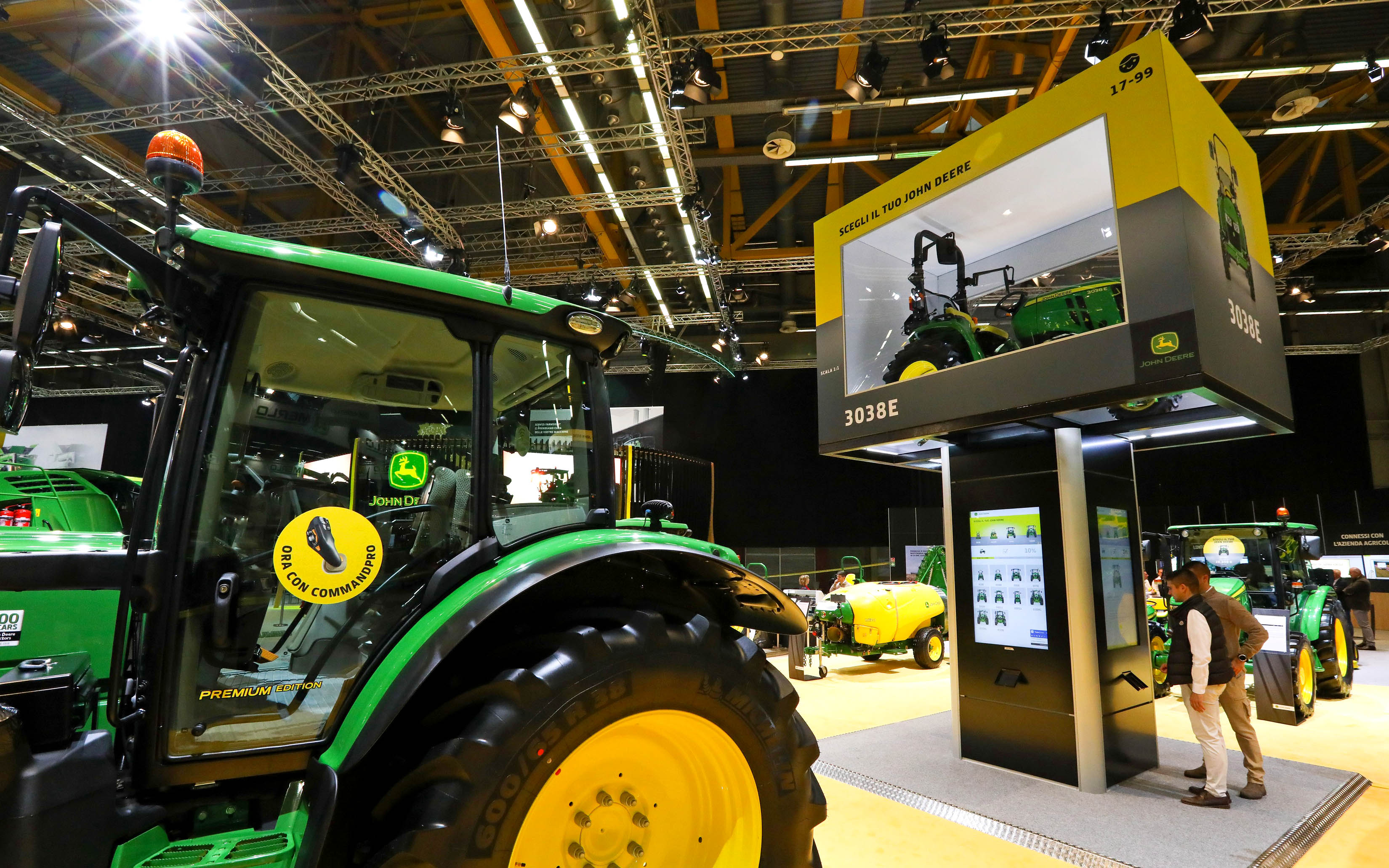 John Deere 'scales' new heights with its latest model Agriland.ie