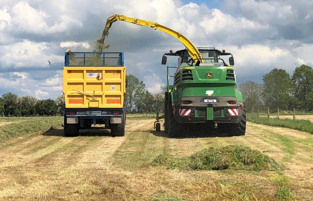 Multi-cut silage contractors