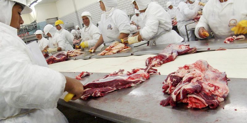 Government has taken 'hands-off approach' to meat factories - Carthy - Vimarsana News