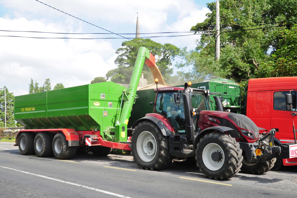 chaser bin discharge lorry for mill oats