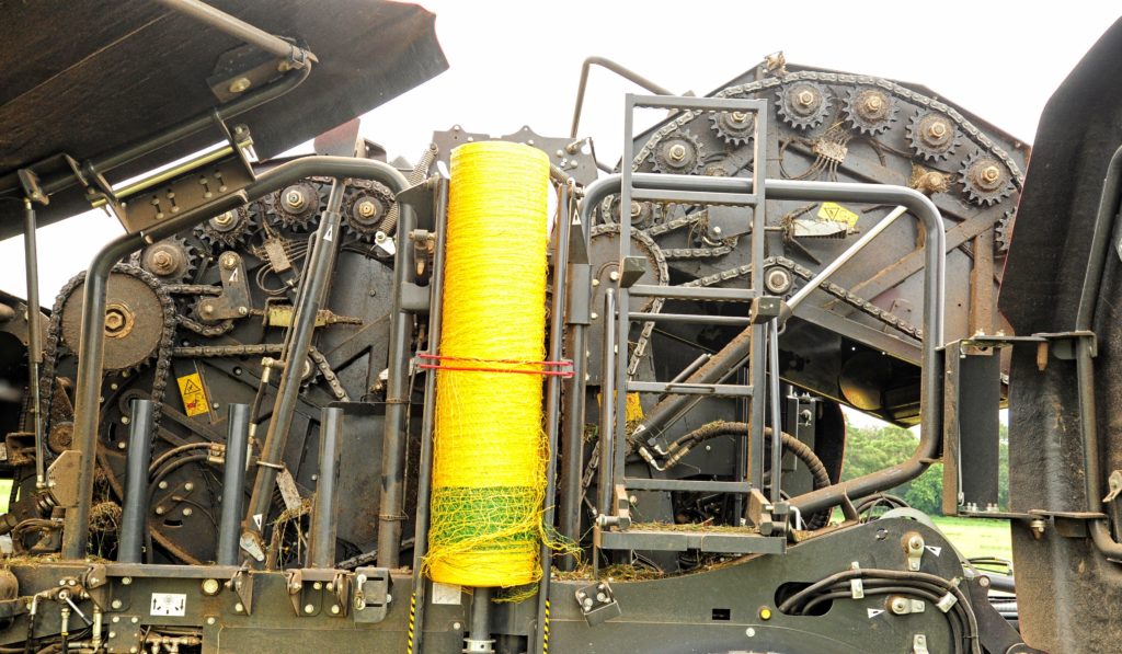 The two chambers of the Kverneland FastBale baler