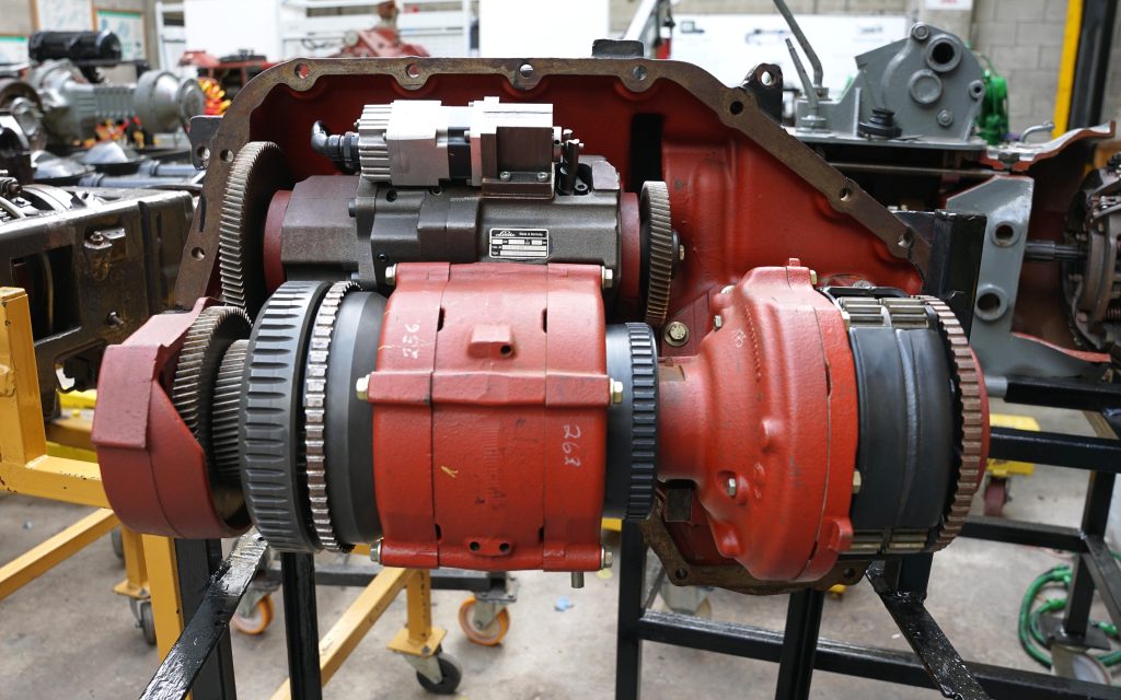 Oil for transmission