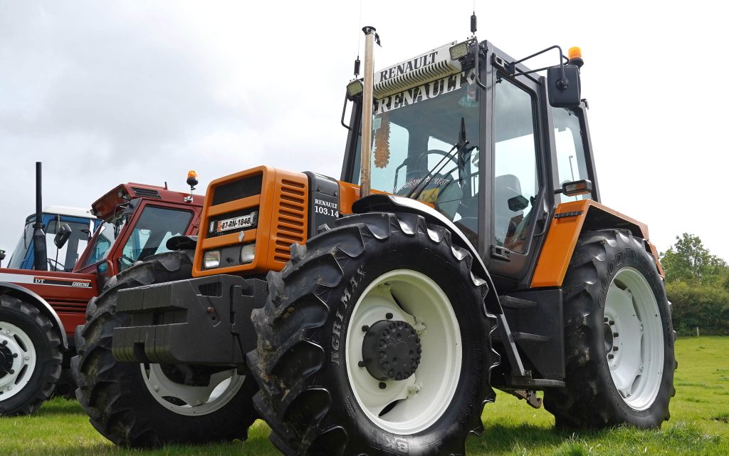 Renault tractor