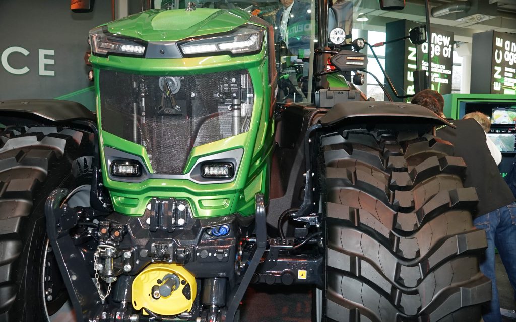 Front end of Deutz Fahr tractor