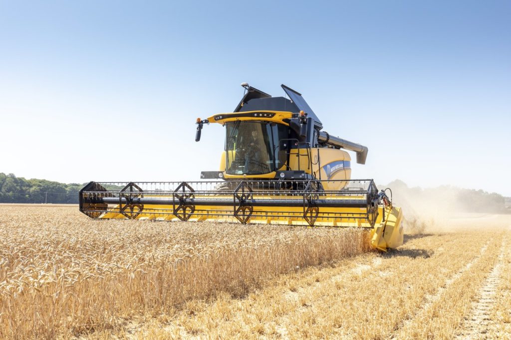 New Holland's CH7.70 combine