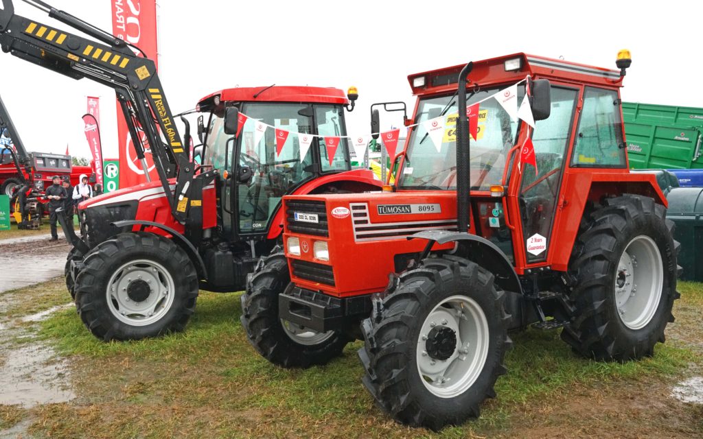 8100 deluxe classic tractor