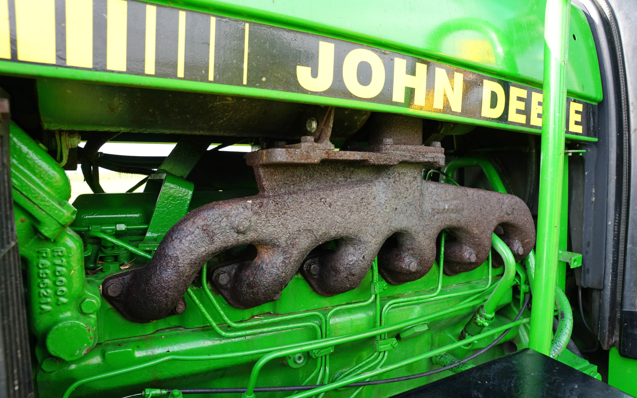 Making a classic John Deere pay with a hedge cutter Agro World Tarım