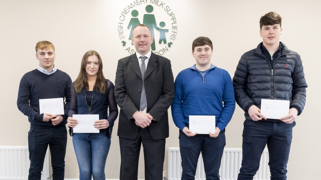 ICMSA presents farming students with John Feely cheques - Agriland.ie