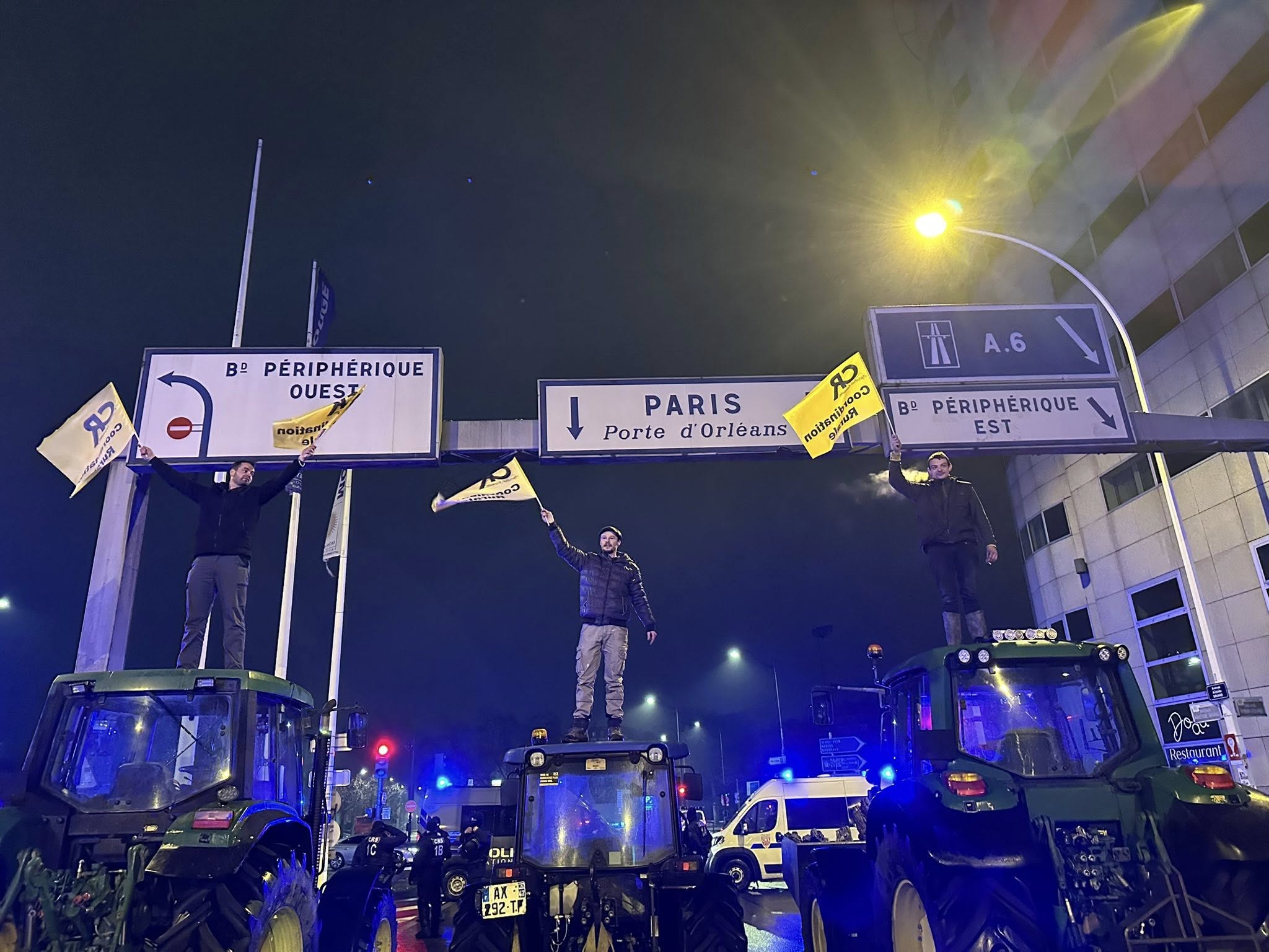 Watch: French farmers stage dawn protest over Mercosur deal and CAP