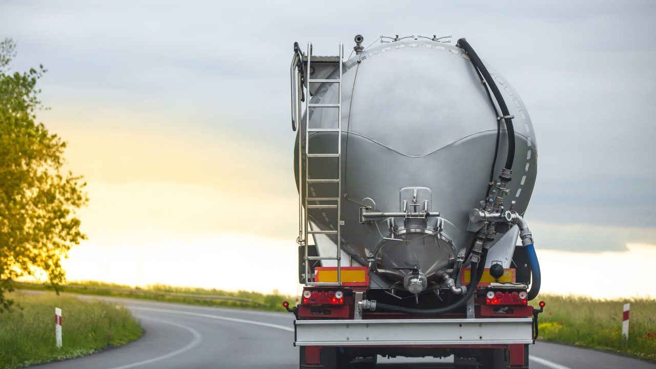 European dairy groups to dump milk in protest over ‘devaluation’