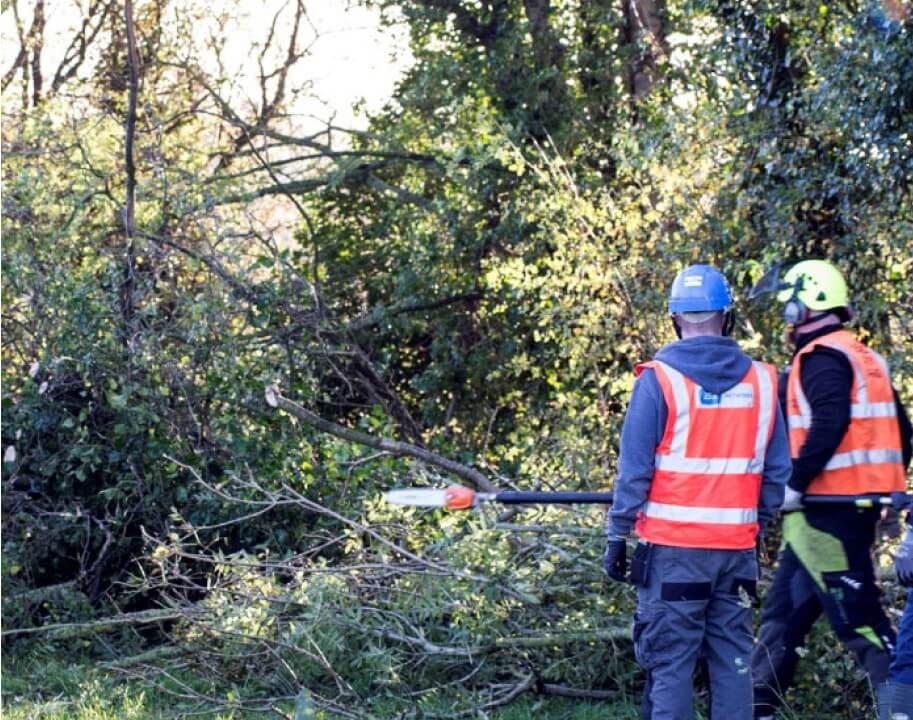 Farmers and contractors warned to watch out for overhead lines ...