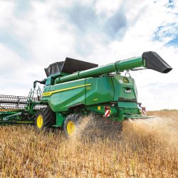 John Deere to update flagship combines by 2027