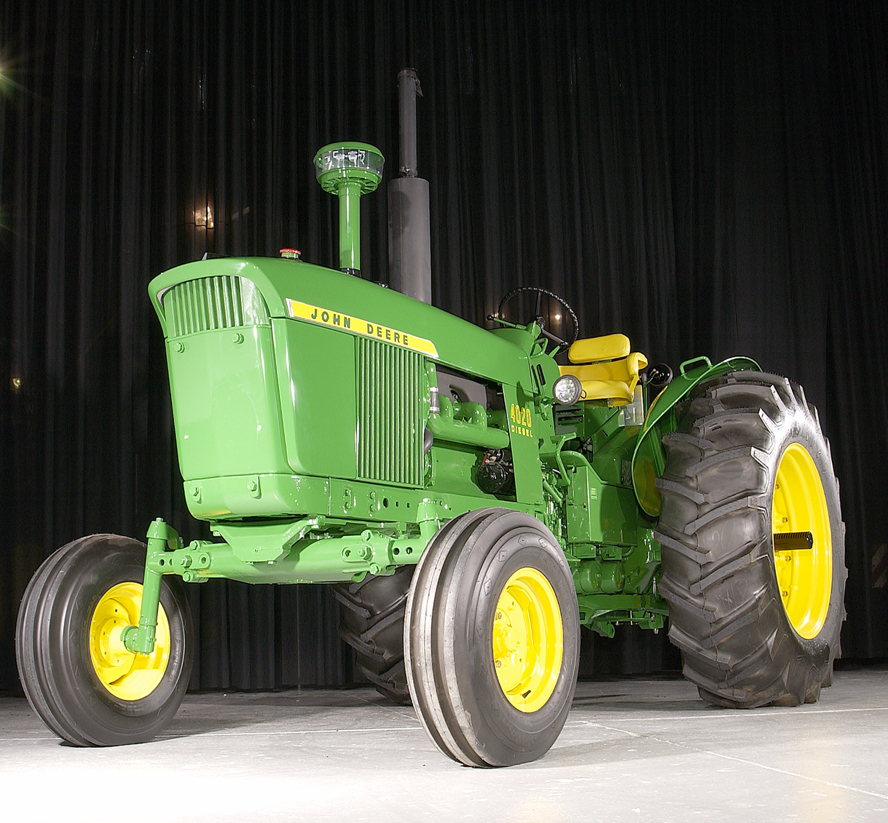 Vintage tractor show to celebrate 60 years of John Deere in UK and Ireland